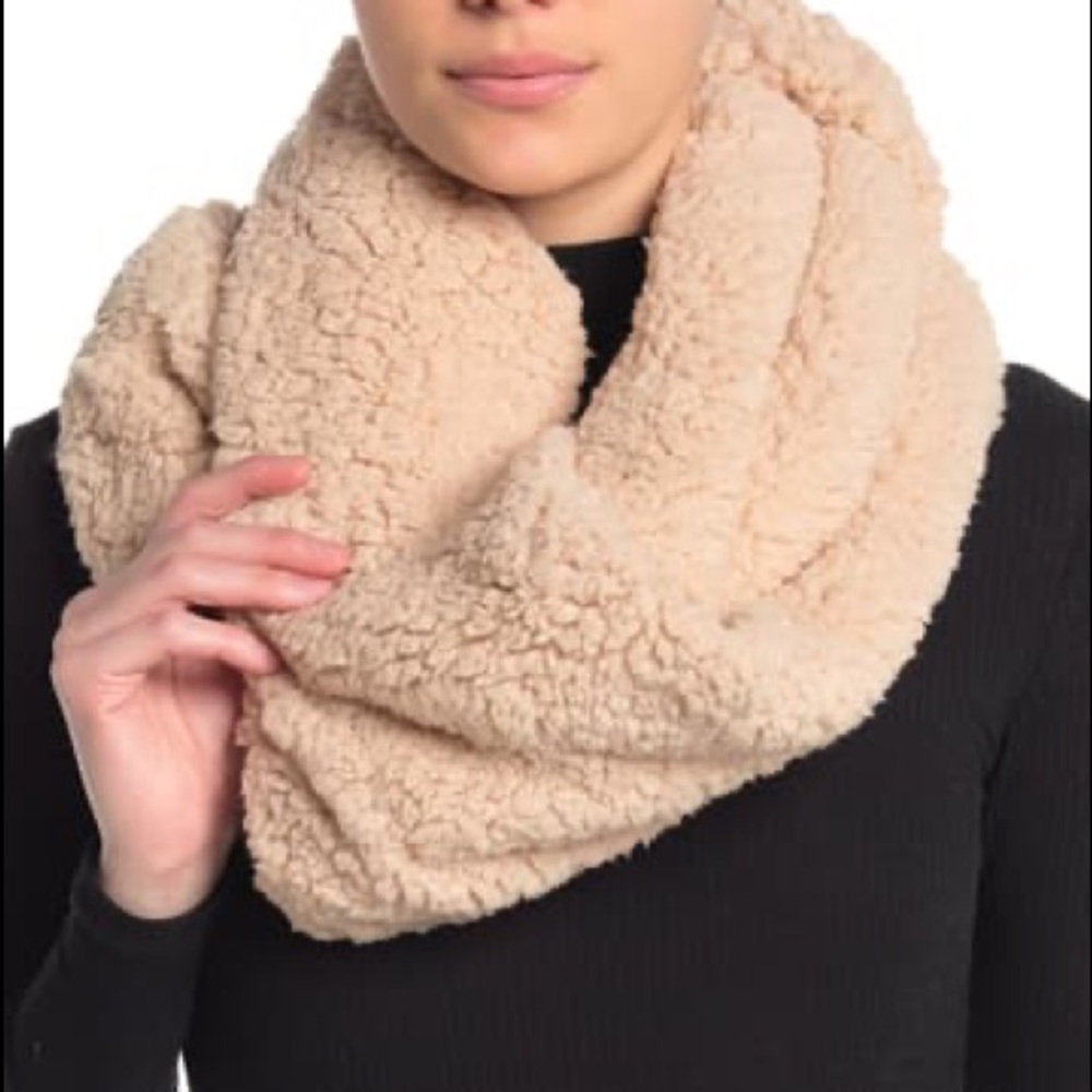 🧣 Free People Infinity Cloud Nine Scarf 🧣